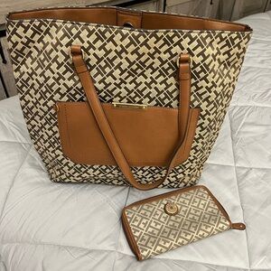 Tommy Hilfiger Tote Bag and Wallet Set